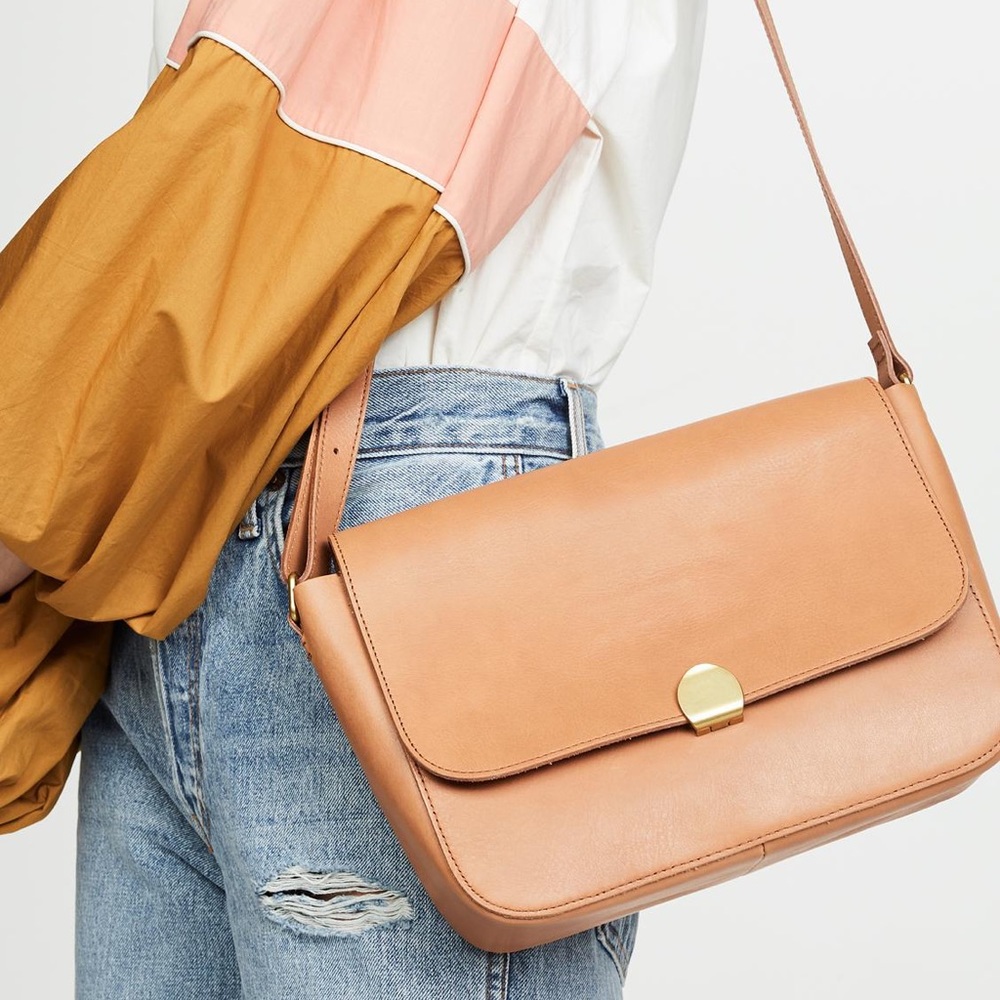 Elegant Tan Leather Shoulder Bag